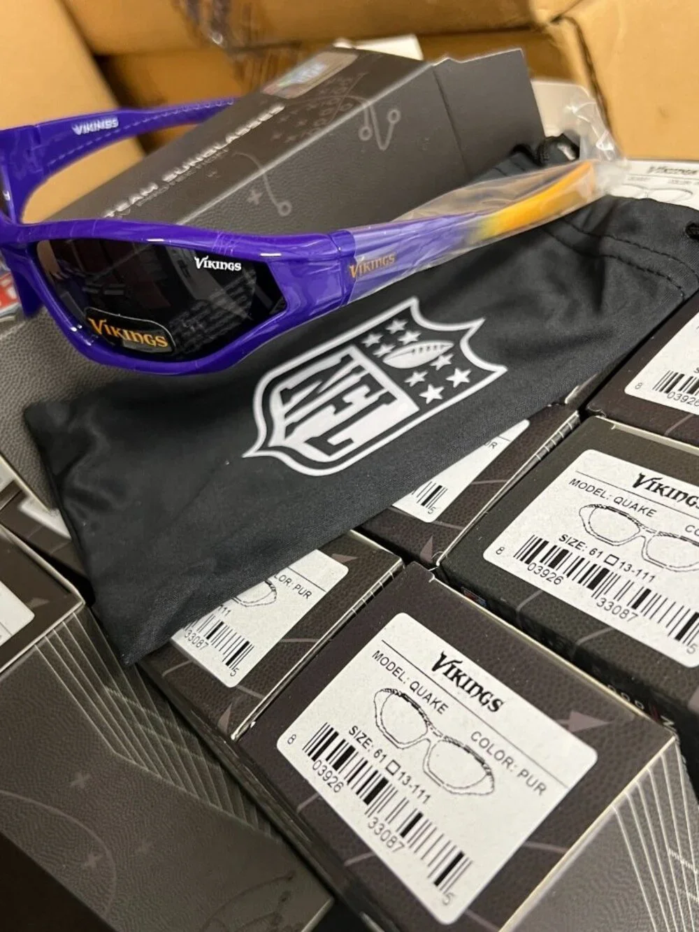 Minnesota Vikings Sunglasses Youth Quake with Pouch Bag NFL Official Merch